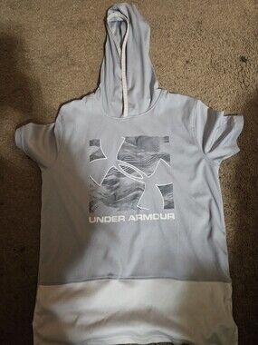 Under Armour Youth Large Hooded tshirt